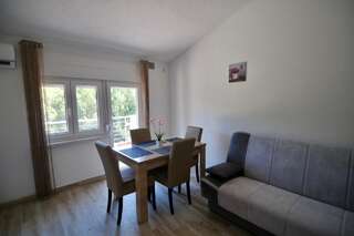 Гостевой дом NEÐO Apartments Brda Тиват Номер с кроватью размера «queen-size» и балконом-9