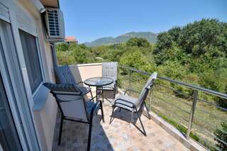 Гостевой дом NEÐO Apartments Brda Тиват Номер с кроватью размера «queen-size» и балконом-21